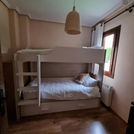 4d En En Urbanizacion Con Piscina Y Padel פנטיקוסה