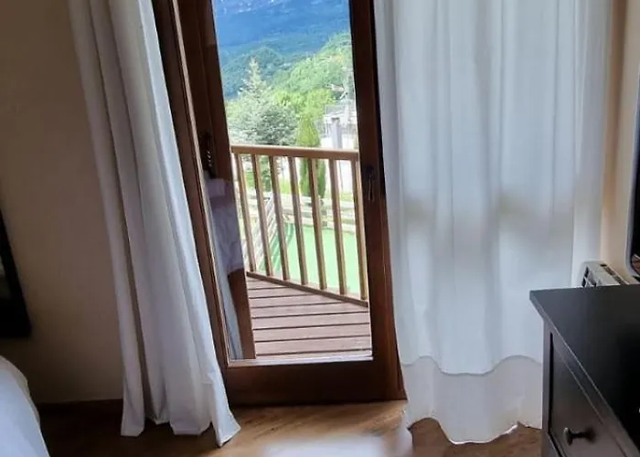 4d En En Urbanizacion Con Piscina Y Padel